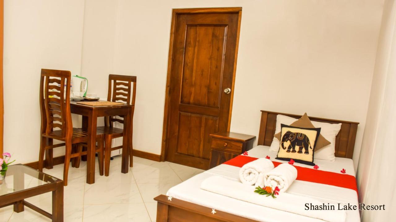 Shashin Lake Resort Dambulla Extérieur photo