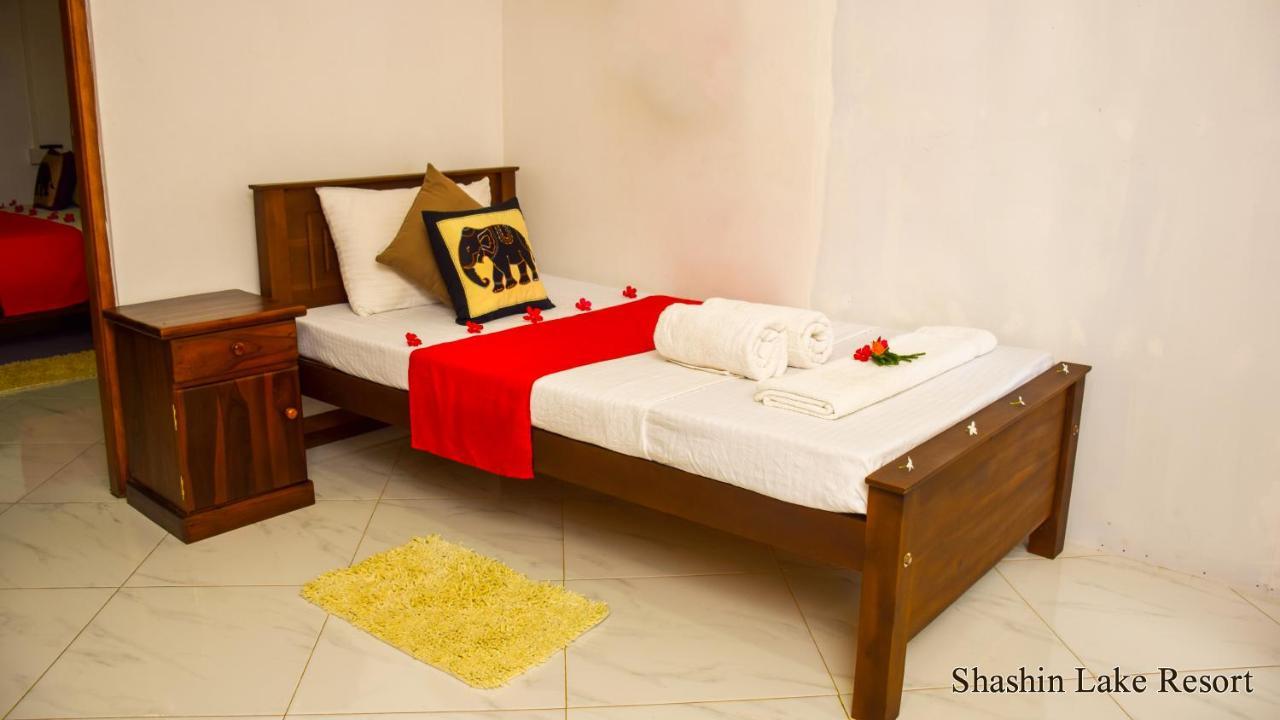 Shashin Lake Resort Dambulla Extérieur photo