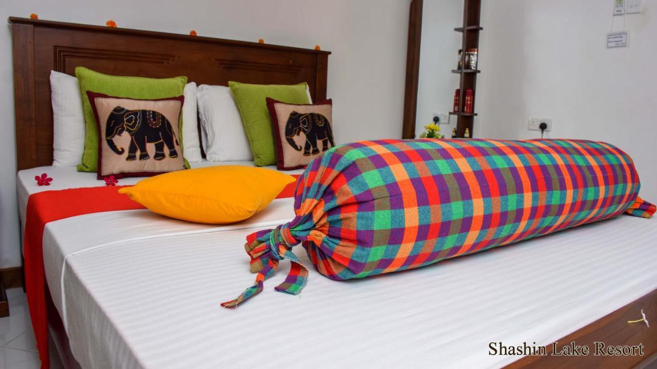 Shashin Lake Resort Dambulla Extérieur photo