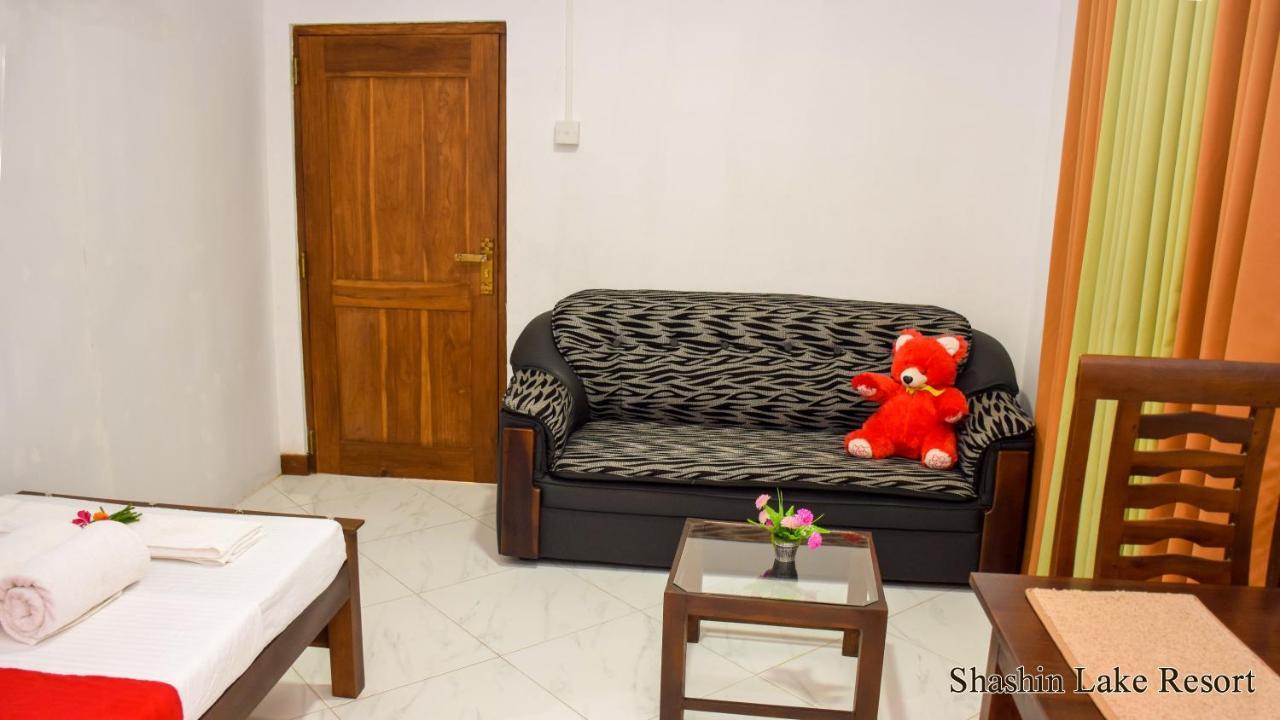 Shashin Lake Resort Dambulla Extérieur photo